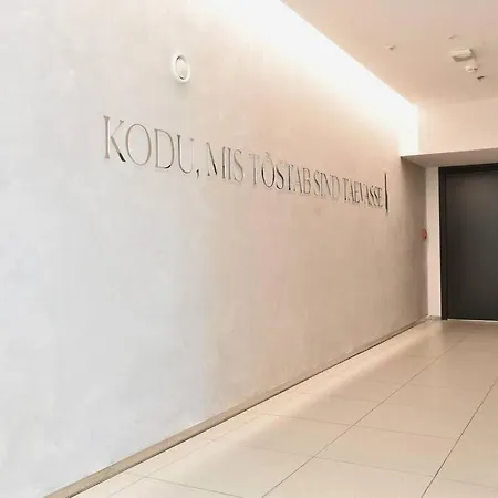 Amazing High-rise 1br With 11th Floor Views * Ταλίν