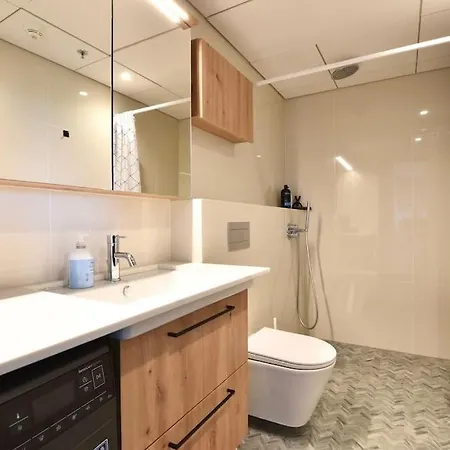 Amazing High-rise 1br With 11th Floor Views * Tallinn