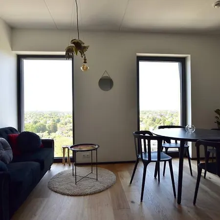 Korter Amazing High-rise 1br With 11th Floor Views *